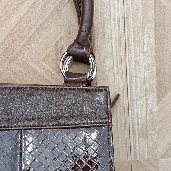 Miche purse with faux alligator skin magnetic wrap - Picture 3 of 4
